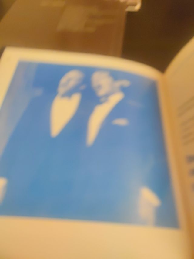 Fran Sinatra " strangers in the night"