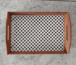 Vassoio in legno lavorato 