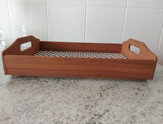 Vassoio in legno lavorato 