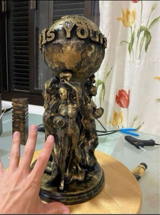 Estatua scarface the world is yours