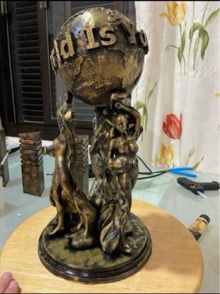 Estatua scarface the world is yours