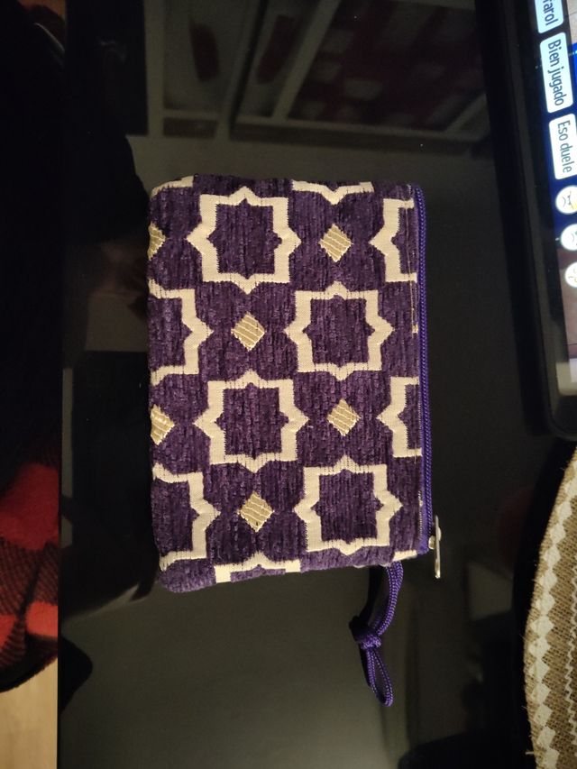 Monedero morado