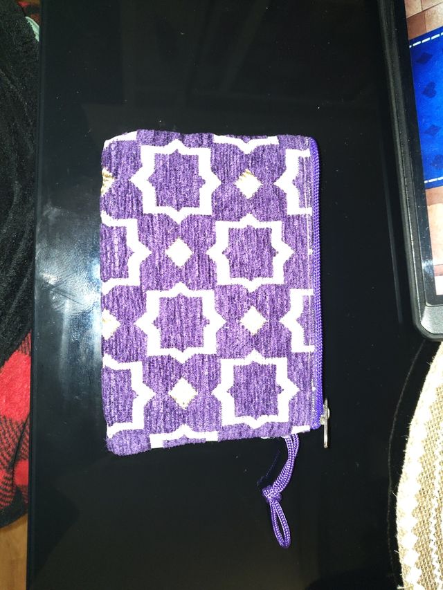 Monedero morado