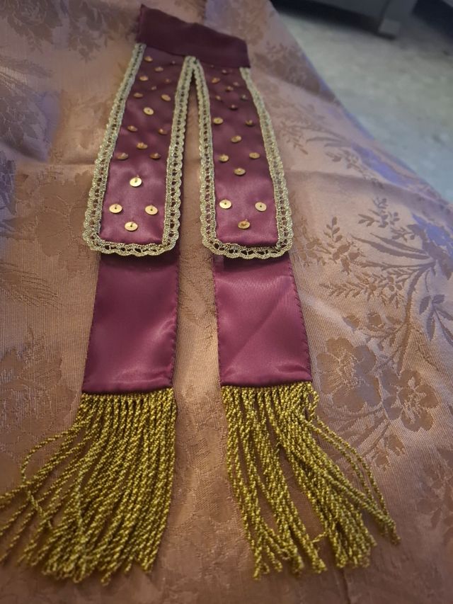 Floc granate, cinta fallera