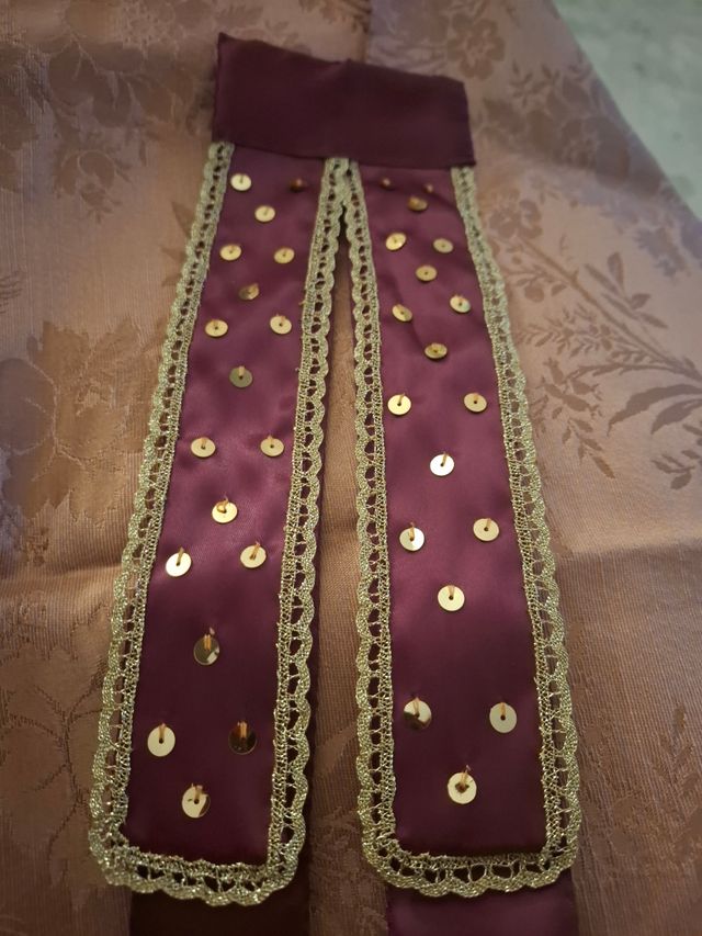 Floc granate, cinta fallera