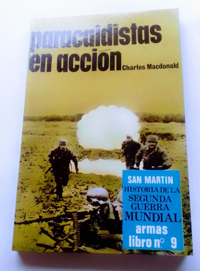 Paracaidistas en acción.