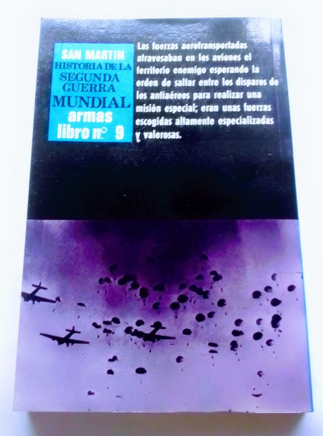 Paracaidistas en acción.