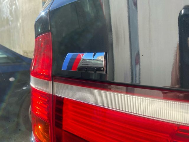 insignia/emblema BMW M