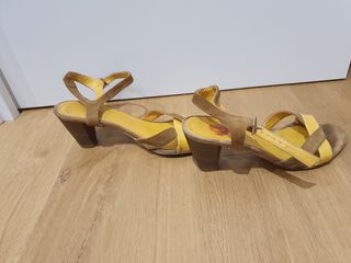 Sandalias amarillas tacón t37 Lesac