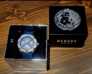 Reloj pulsera versus versace en azul