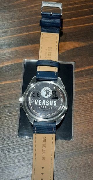 Reloj pulsera versus versace en azul