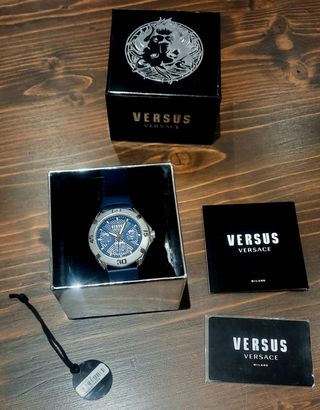 Reloj pulsera versus versace en azul