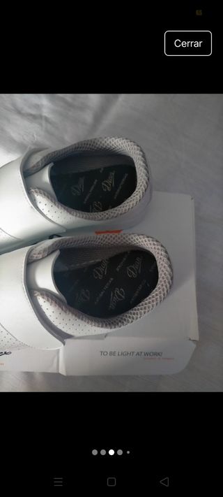 Zuecos blancos