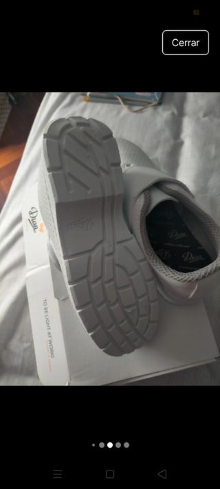 Zuecos blancos