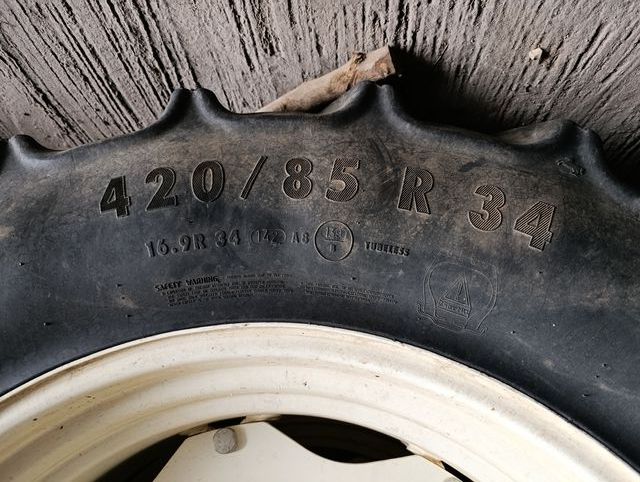 RUEDAS TRASERAS COMPLETAS DE TRACTOR 420/85-34 