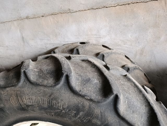 RUEDAS TRASERAS COMPLETAS DE TRACTOR 420/85-34 