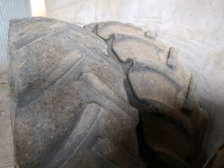 RUEDAS TRASERAS COMPLETAS DE TRACTOR 420/85-34