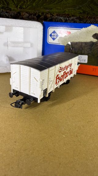 ROCO h0  Vagón cerrado de cerveza.