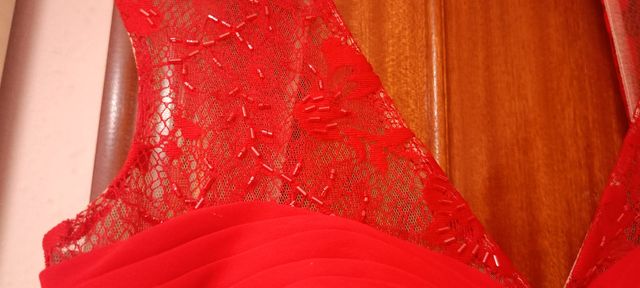 Vestido largo rojo elegante como nuevo