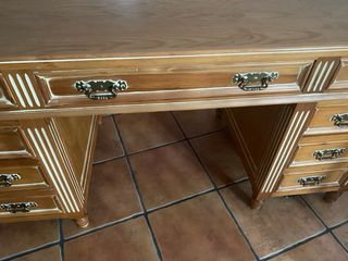 Mesa escritorio maciza