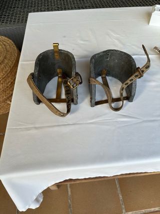 Taloneras antiguas de buzo clásico.