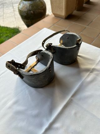 Taloneras antiguas de buzo clásico.