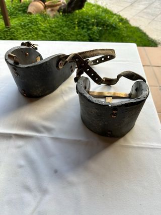 Taloneras antiguas de buzo clásico.