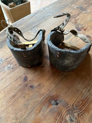 Taloneras antiguas de buzo clásico.