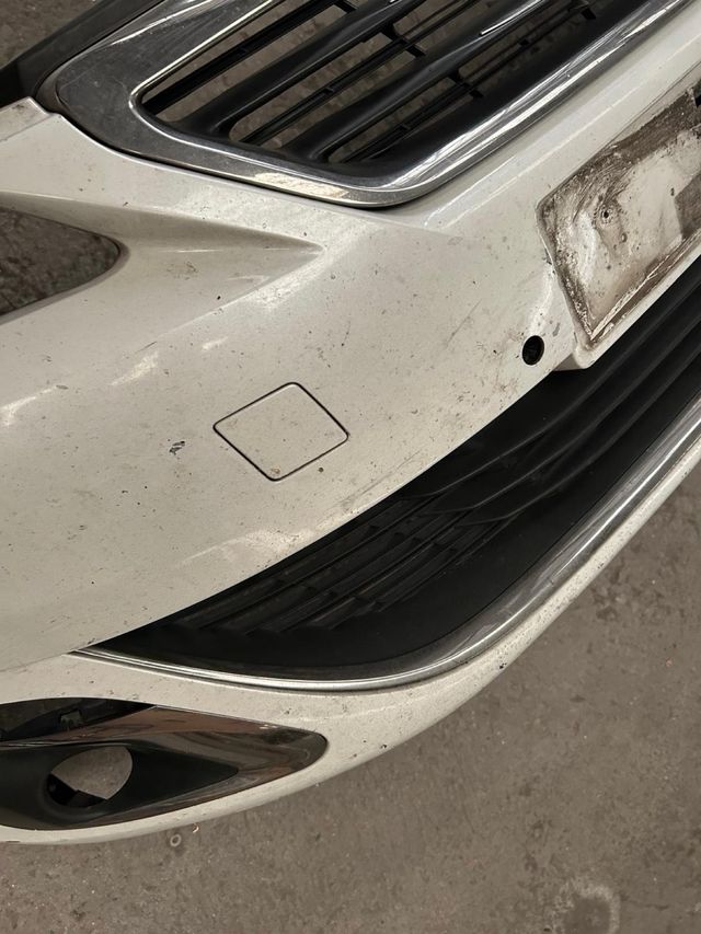 Defensa delantera 308 t9 completa