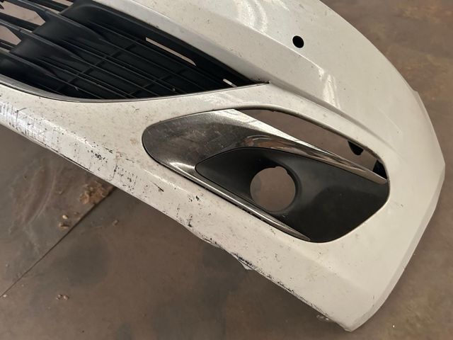 Defensa delantera 308 t9 completa