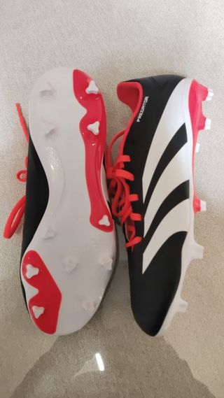 Botas Predator League gama media baja