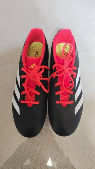 Botas Predator League gama media baja