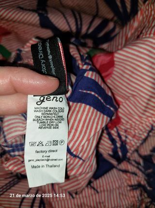 Mono bombacho de la marca Geno. Leer