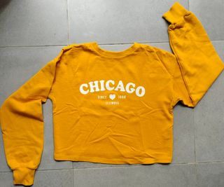 Sudadera mostaza Chicago. Bershka XS