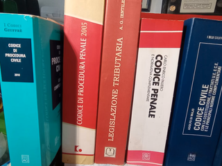 LOTTO 14 LIBRI UNIVERSITARI DIRITTO GIURISPRUDENZA