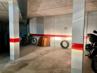 Garaje para moto, coche o furgoneta mediana