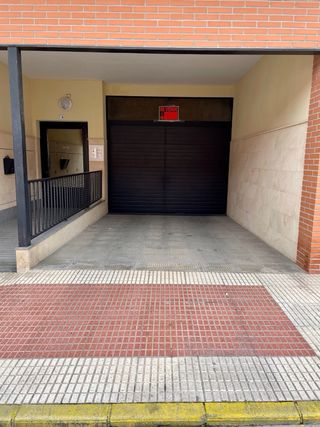 Garaje para moto, coche o furgoneta mediana
