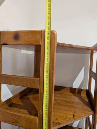 Estantería madera esquina triangular haya