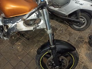 Tren delantero de Yamaha R6 año 2002