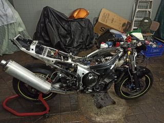 Escape completo Yamaha R6 carburación 