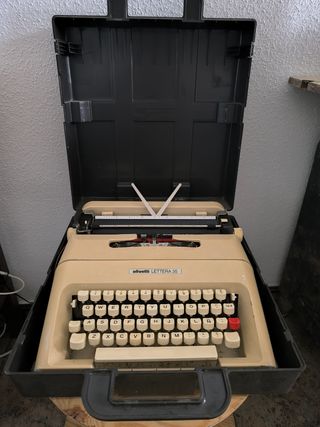 MÁQUINA DE ESCRIBIR