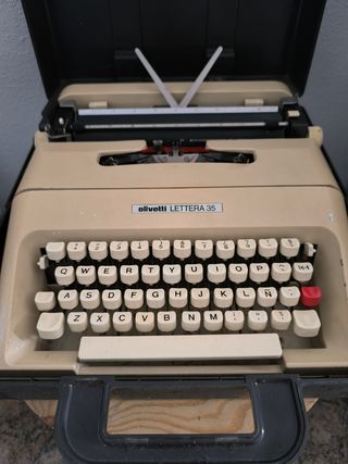MÁQUINA DE ESCRIBIR