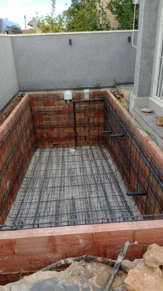 Piscinas construccion y reparacion.