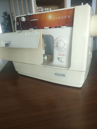 Maquina de coser. SINGER.