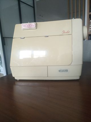 Maquina de coser. SINGER.