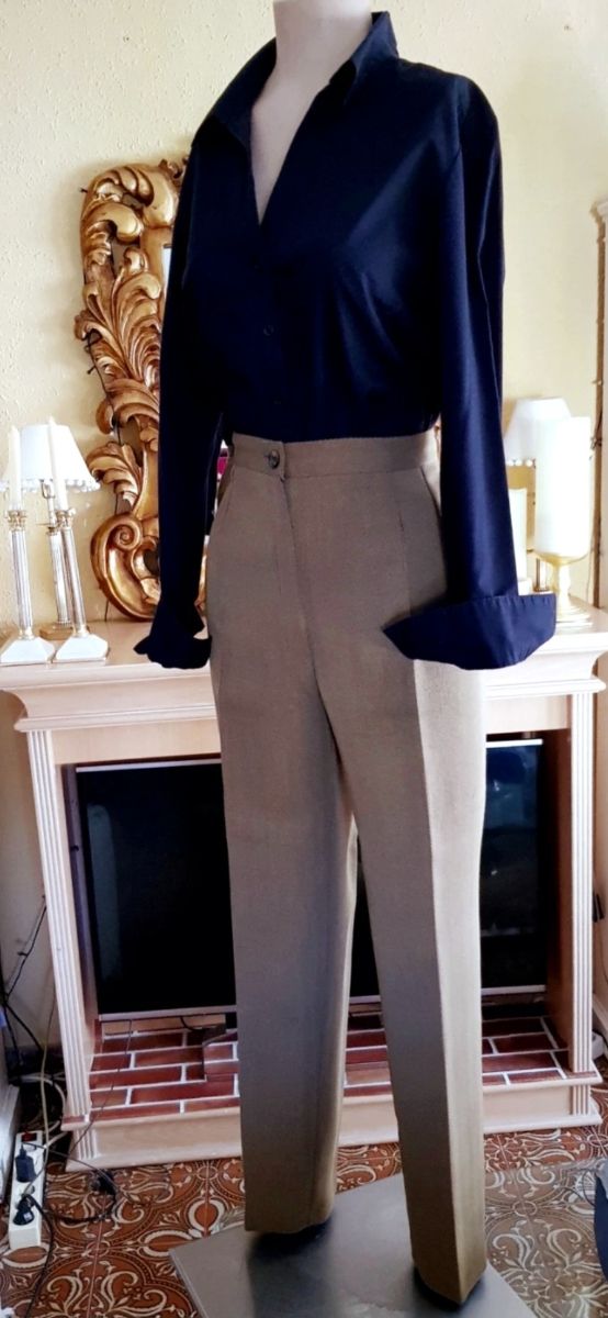Bonito casaco e calça terno