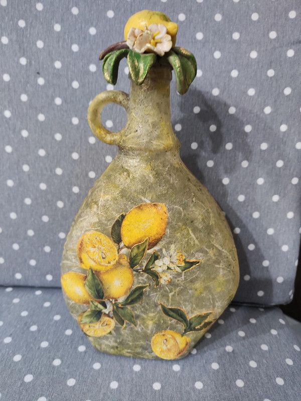 Bottiglia in vetro con decori decoupage artigianal