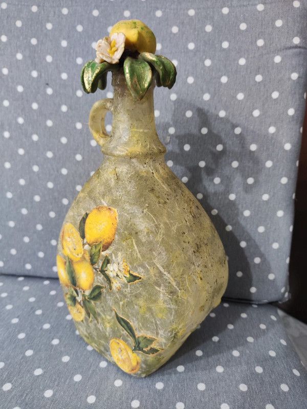Bottiglia in vetro con decori decoupage artigianal