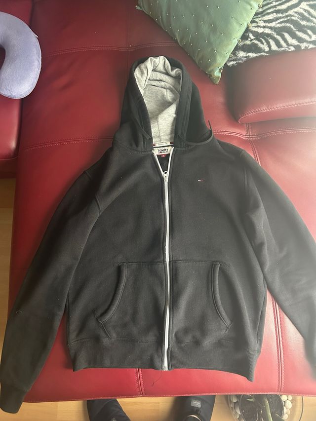 Sudadera Tommy Hilfiger impecable