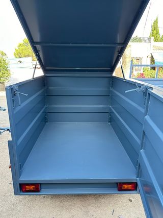 Remolque para turismo con tapadera 